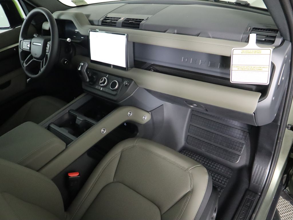 2025 Land Rover Defender 110 S photo 14
