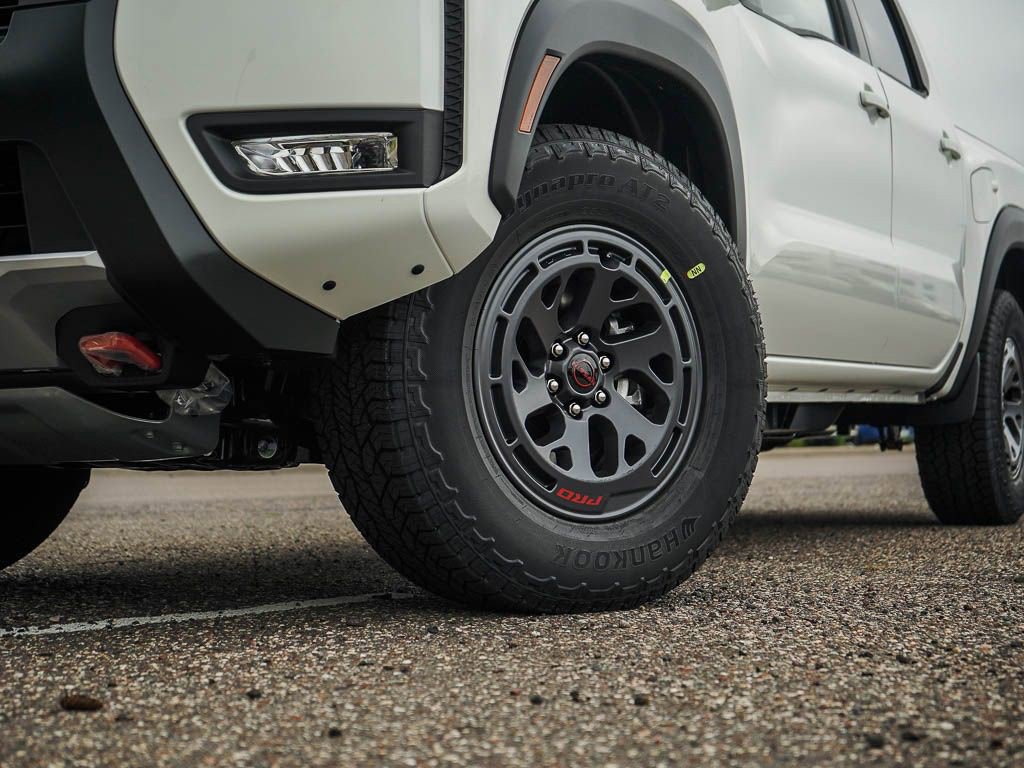 2025 Nissan Frontier PRO-4X photo 5