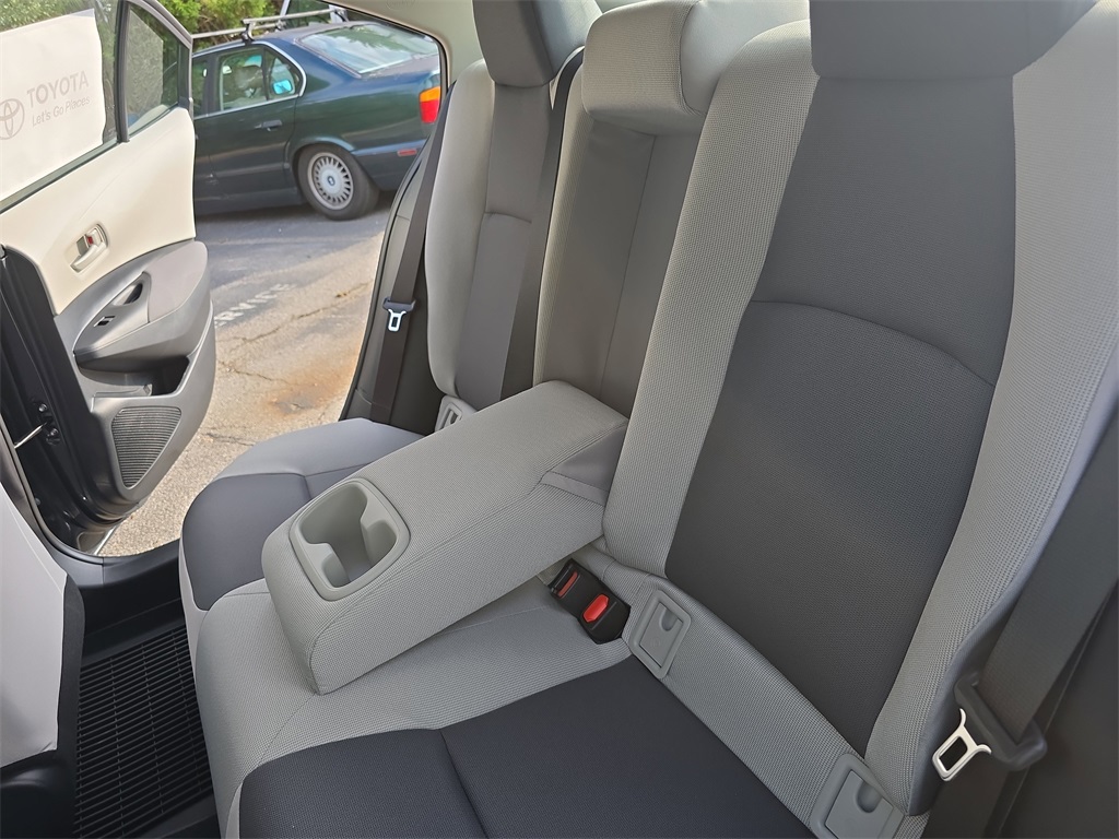 2025 Toyota Corolla LE photo 12