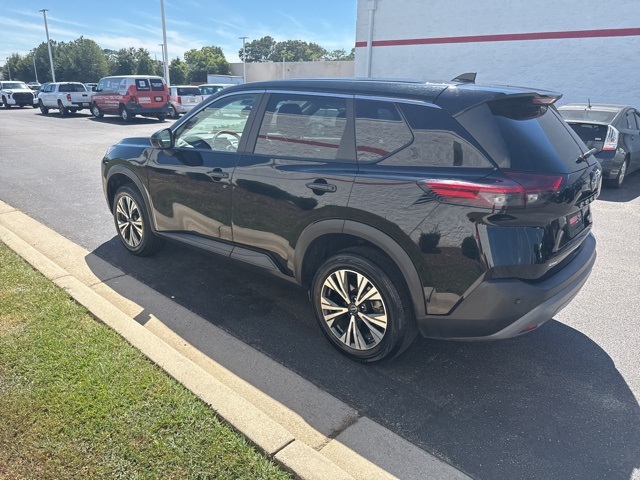 2023 Nissan Rogue SV photo 4