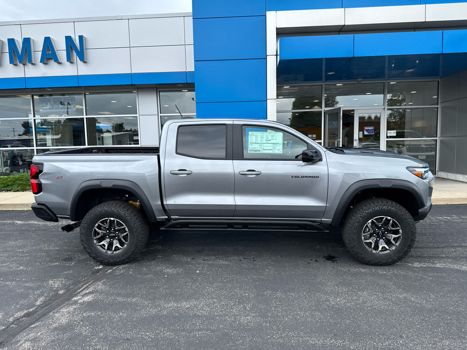 2025 Chevrolet Colorado ZR2 photo 2