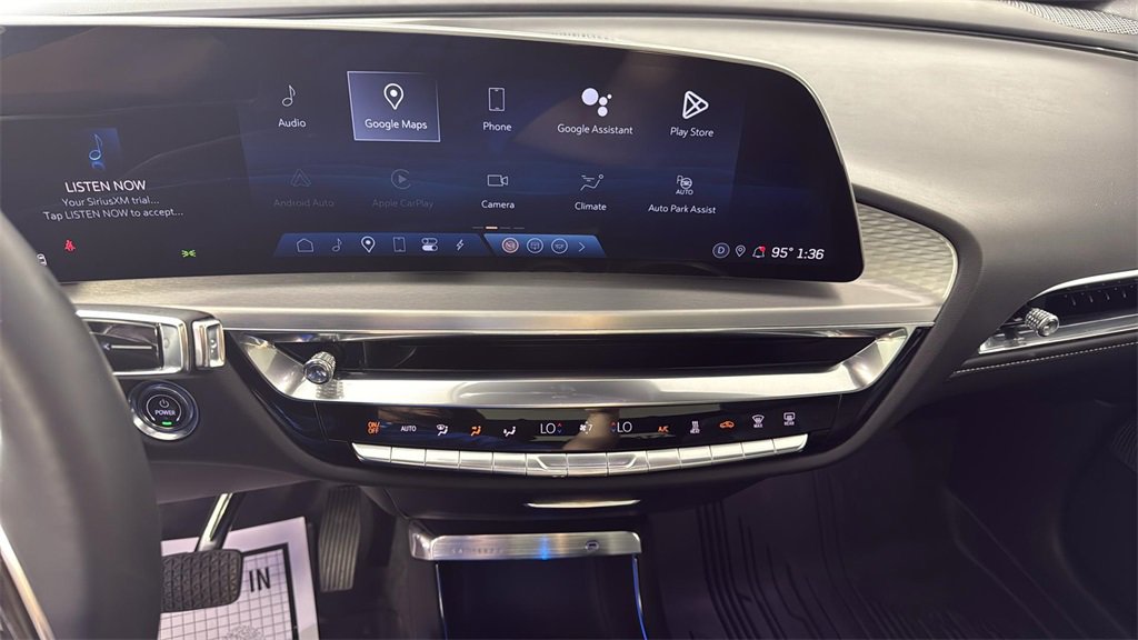 2024 Cadillac Lyriq Luxury photo 22