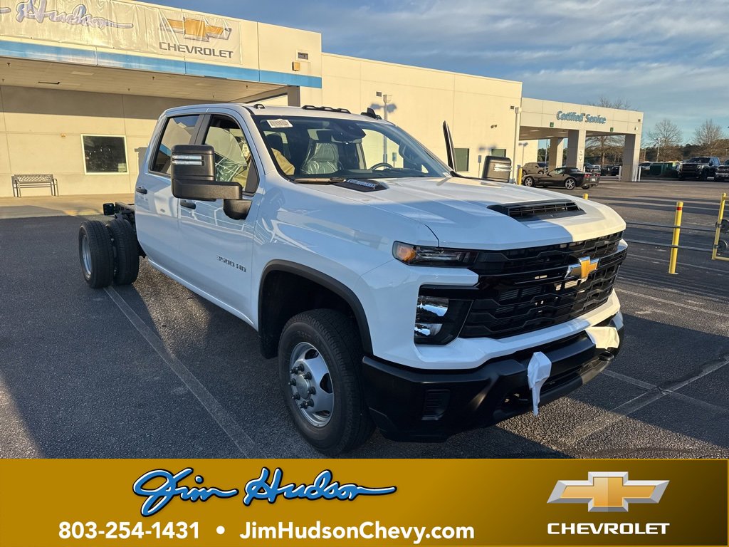 2026 Chevrolet Silverado 3500HD Chassis Work Truck Crew Cab 4WD