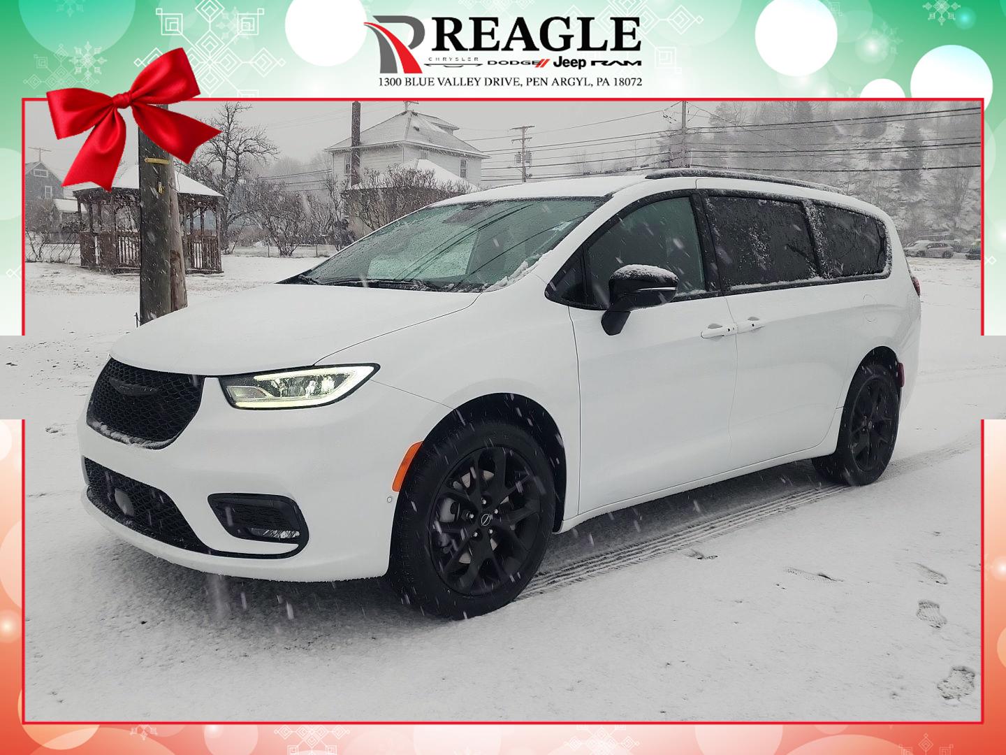 2026 Chrysler Pacifica Select's photo