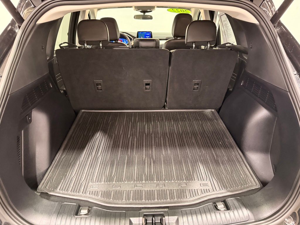 2022 Ford Escape Hybrid SEL photo 12