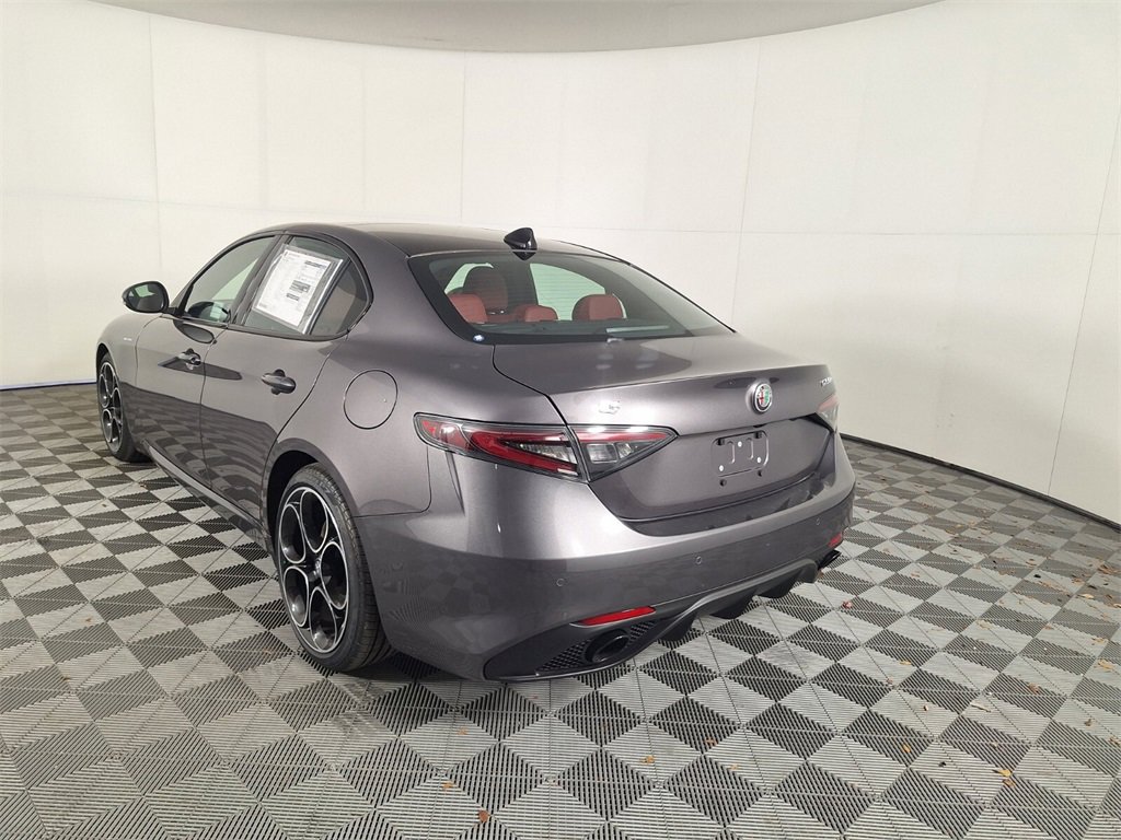 2025 Alfa Romeo Giulia Base photo 9