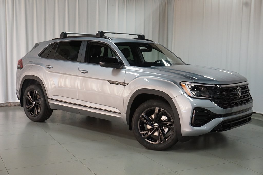 2026 Volkswagen Atlas Cross Sport SEL R-Line photo 2