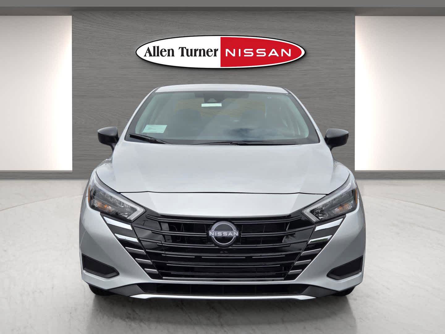 2025 Nissan Versa S photo 4