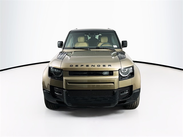 2025 Land Rover Defender 130 X-Dynamic SE photo 2