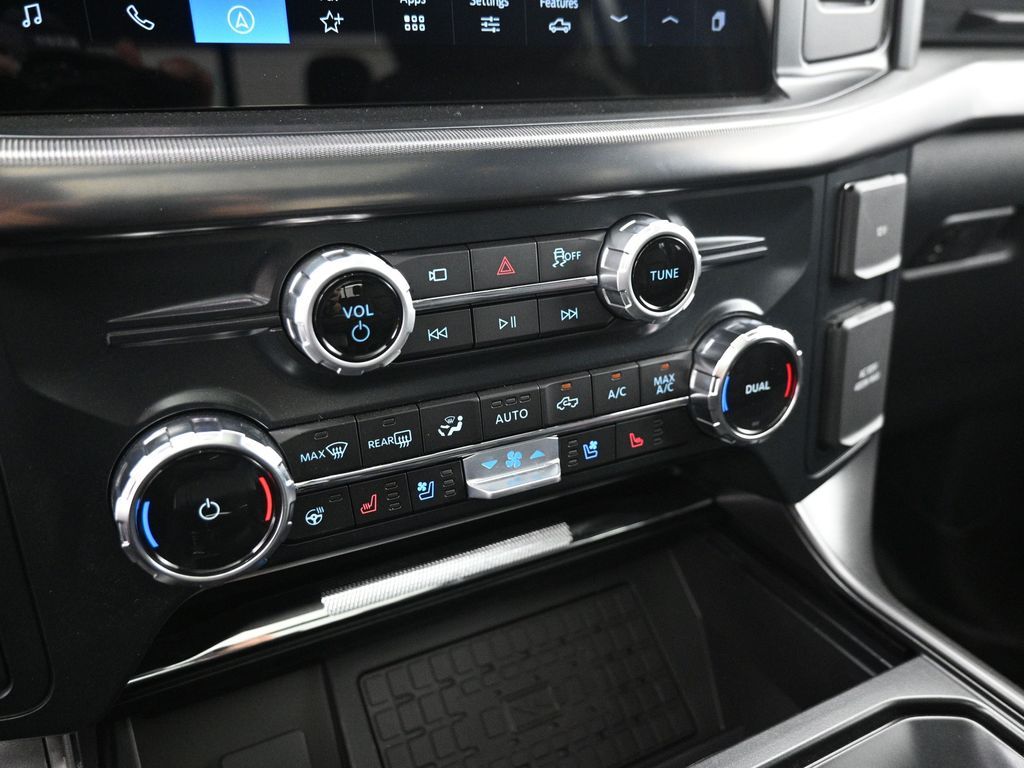 2025 Ford F-150 Lariat photo 15