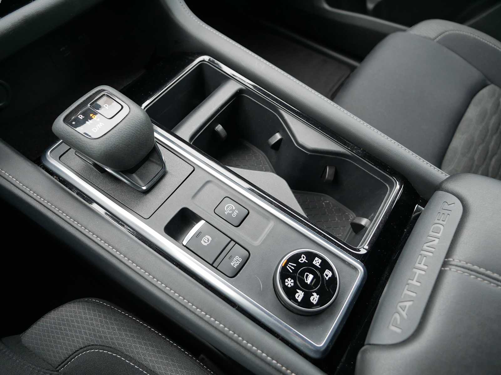 2023 Nissan Pathfinder SV photo 26