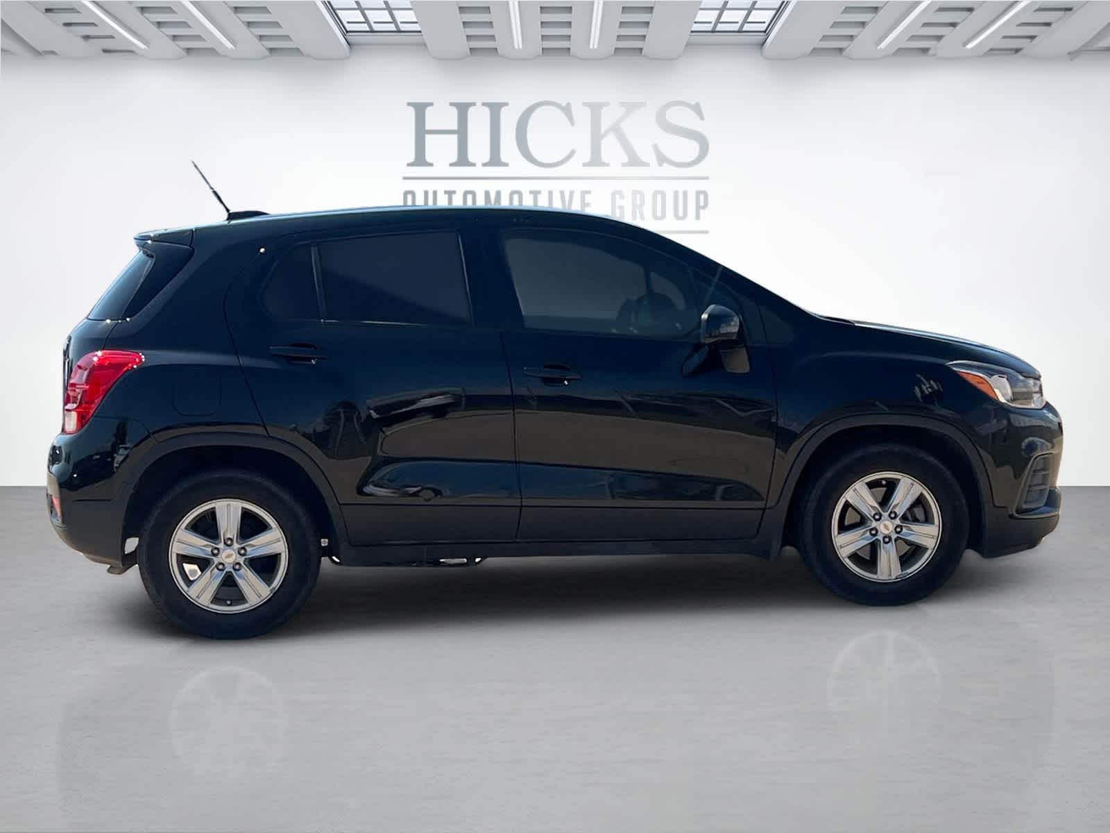 2022 Chevrolet Trax LS photo 4