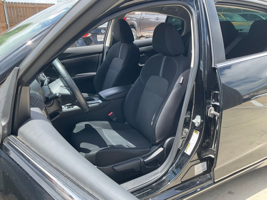 2020 Nissan Sentra SV photo 17