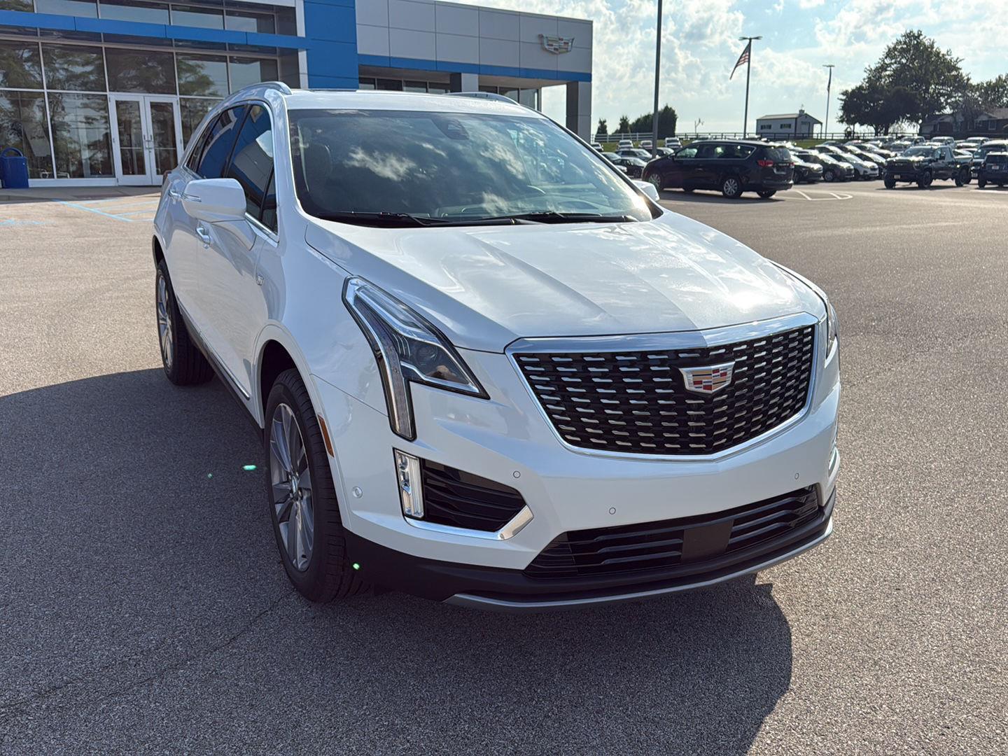 2025 Cadillac XT5 Premium Luxury photo 2