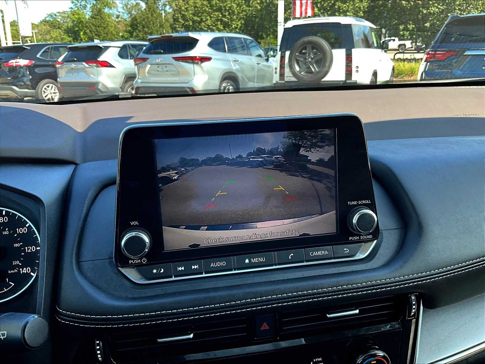 2022 Nissan Rogue SV photo 18