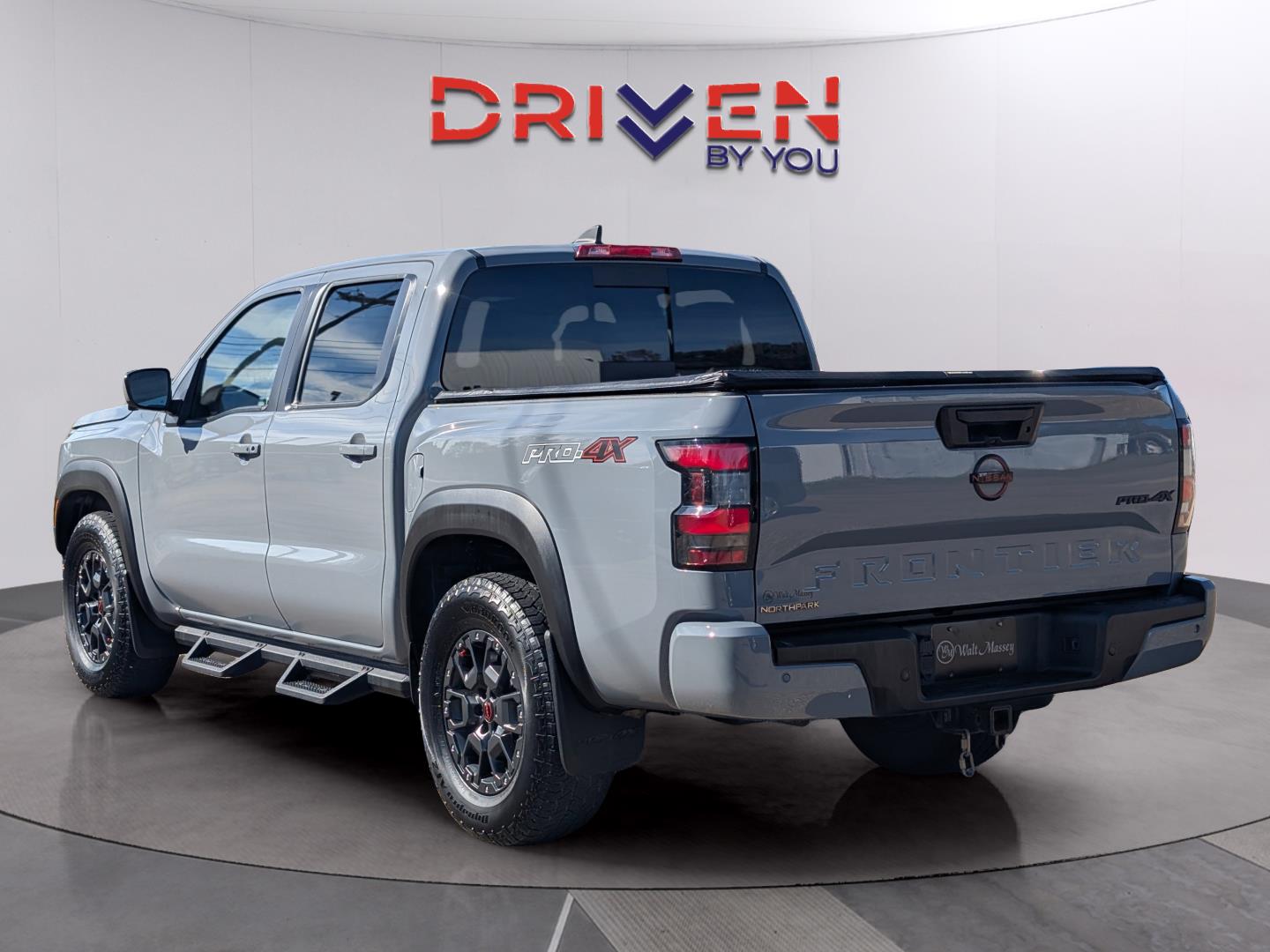 2023 Nissan Frontier PRO-4X photo 3