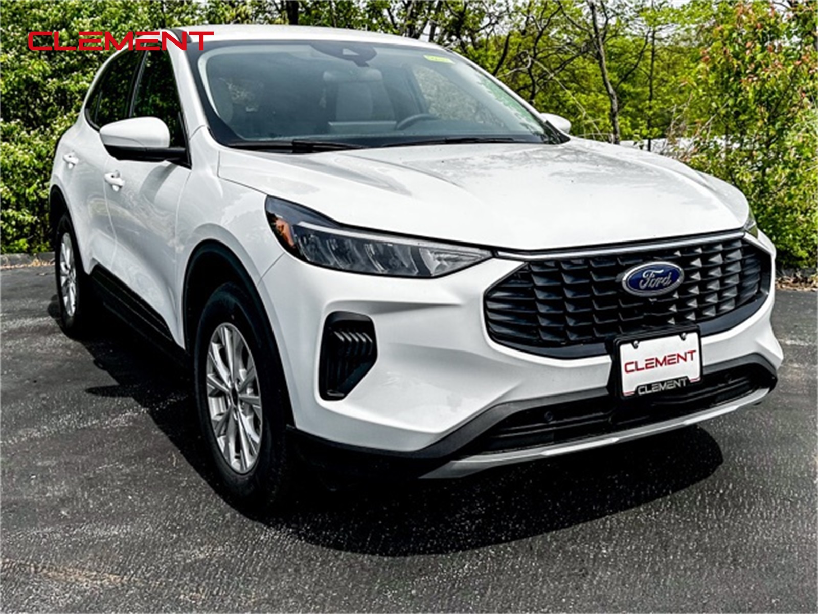 2024 Ford Escape ST-Line Hybrid photo 2