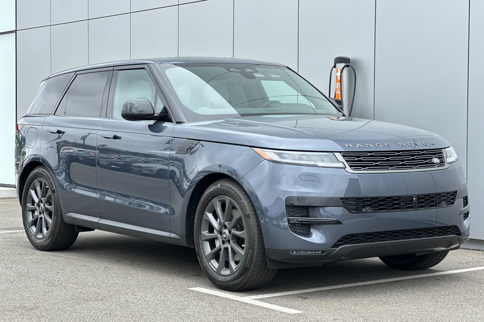 2025 Land Rover Range Rover Sport P360 S photo 8