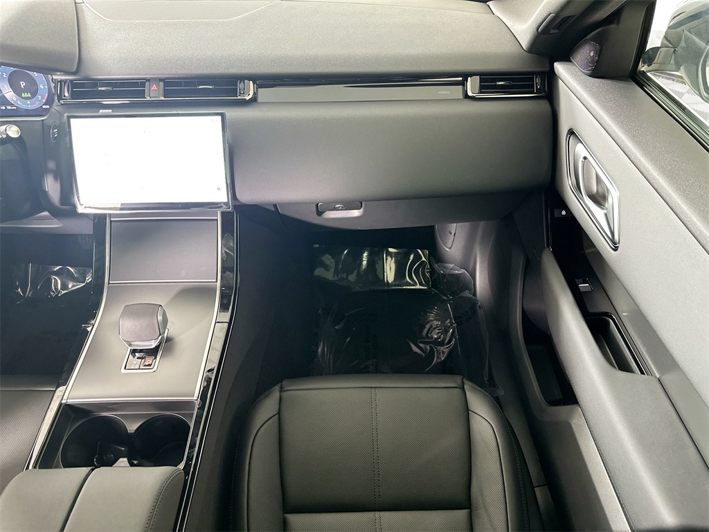 2026 Land Rover Range Rover Velar S photo 22