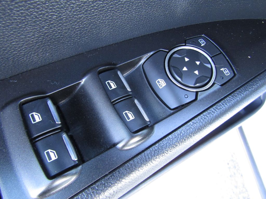 2019 Ford Fusion Hybrid SEL photo 12
