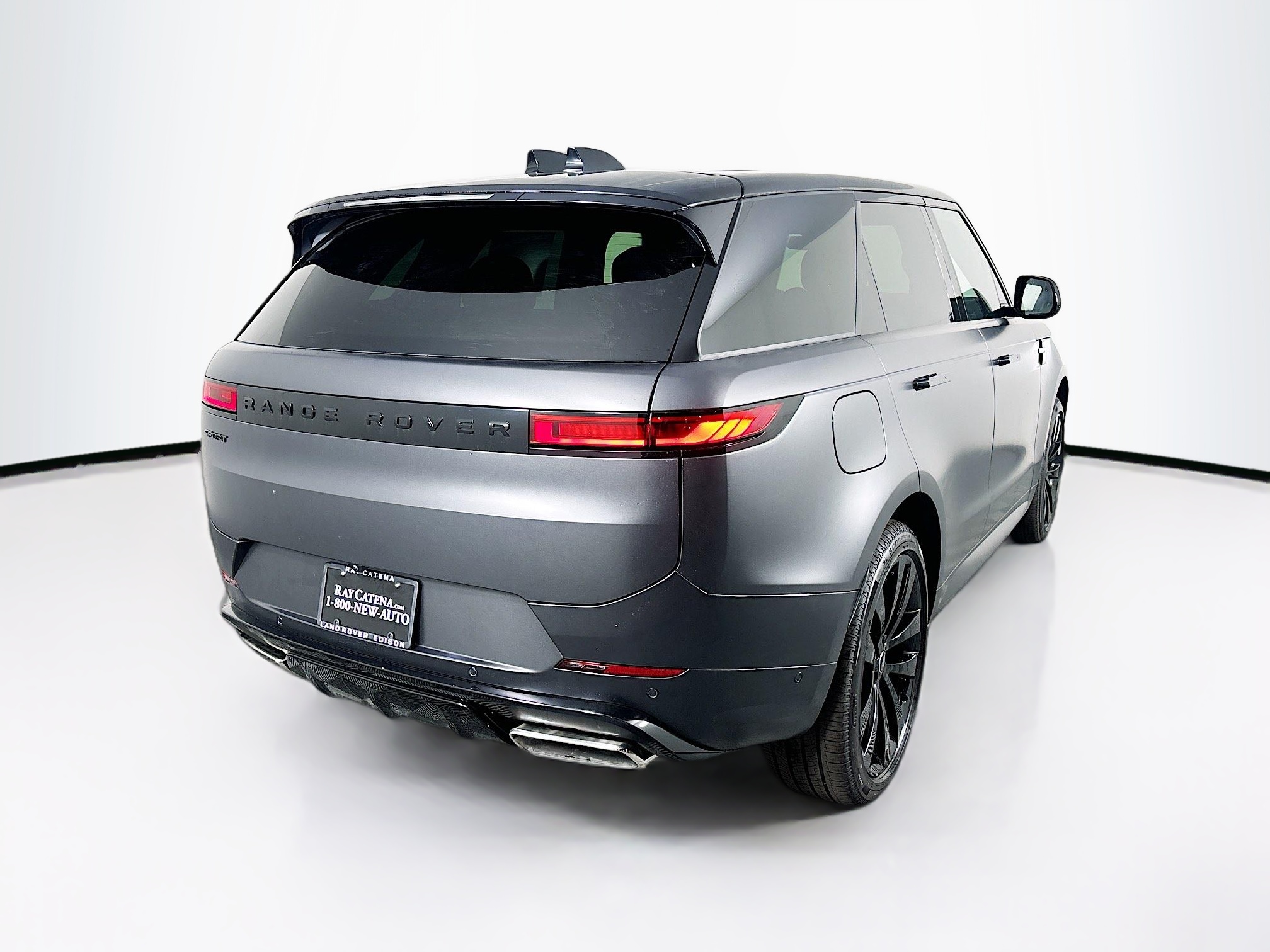 2025 Land Rover Range Rover Sport SE photo 3