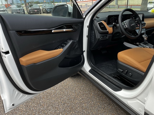 2026 Kia Seltos EX photo 13