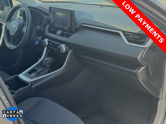 2022 Toyota RAV4 LE photo 4