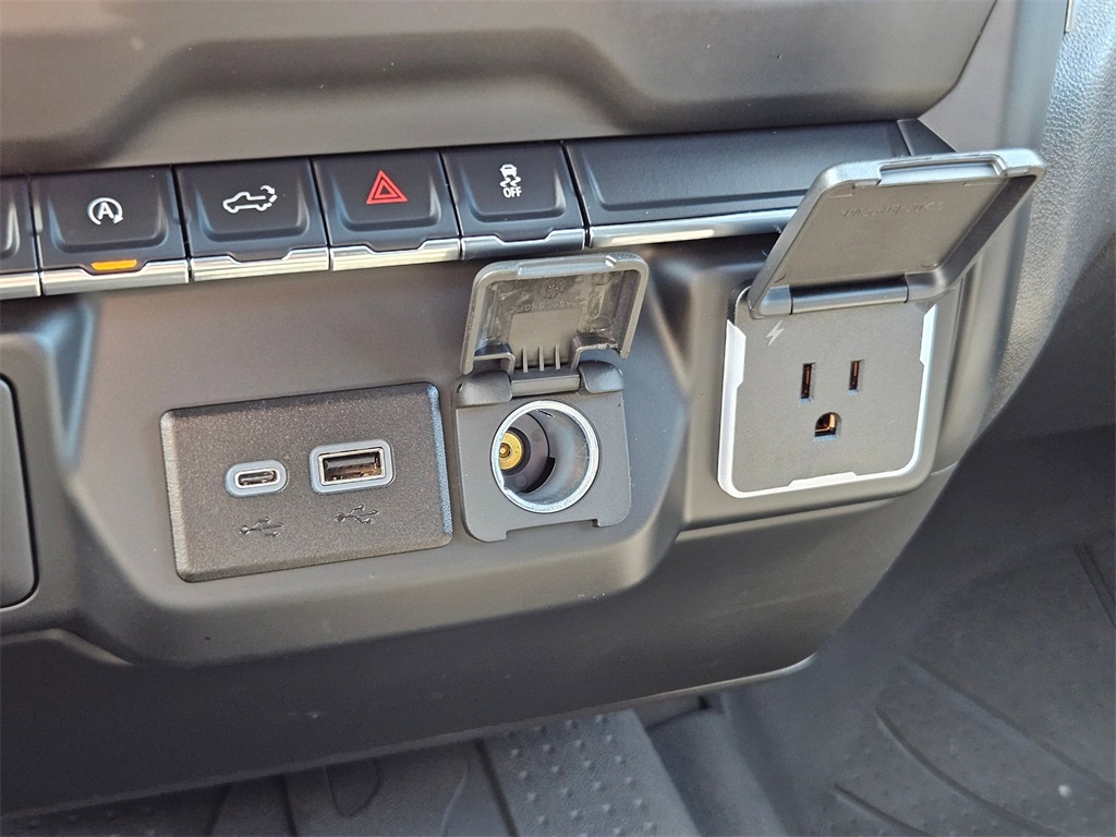 2024 Chevrolet Silverado 1500 Custom photo 22