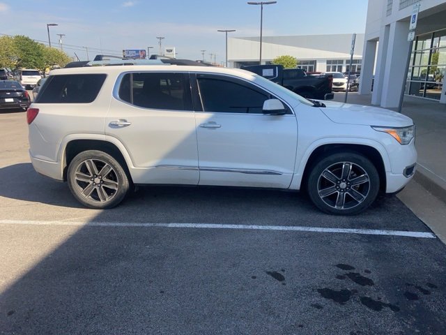 2017 Gmc Acadia Denali photo 2