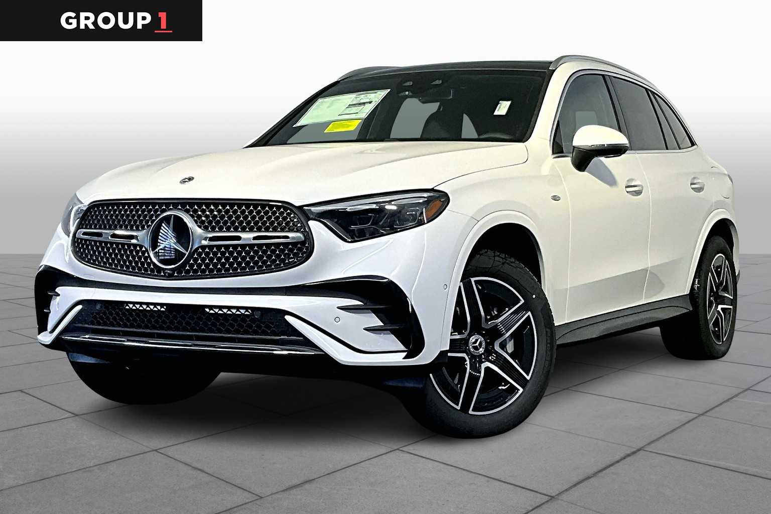 2025 Mercedes-Benz GLC Base's photo