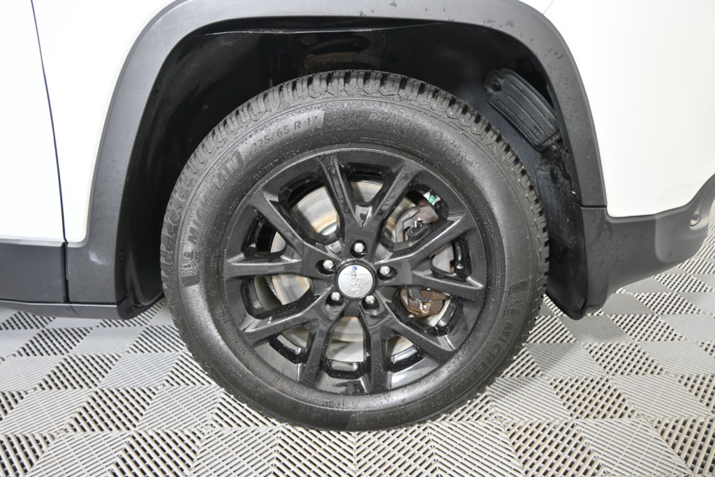 2014 Jeep Cherokee Latitude photo 11