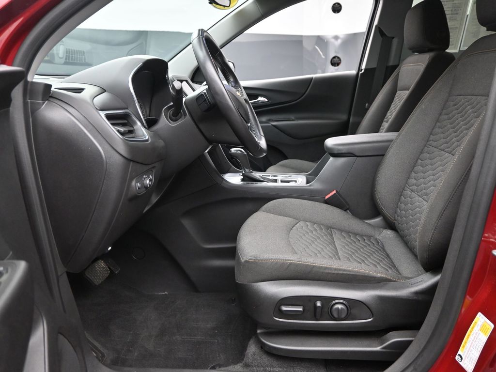 2020 Chevrolet Equinox LT photo 8