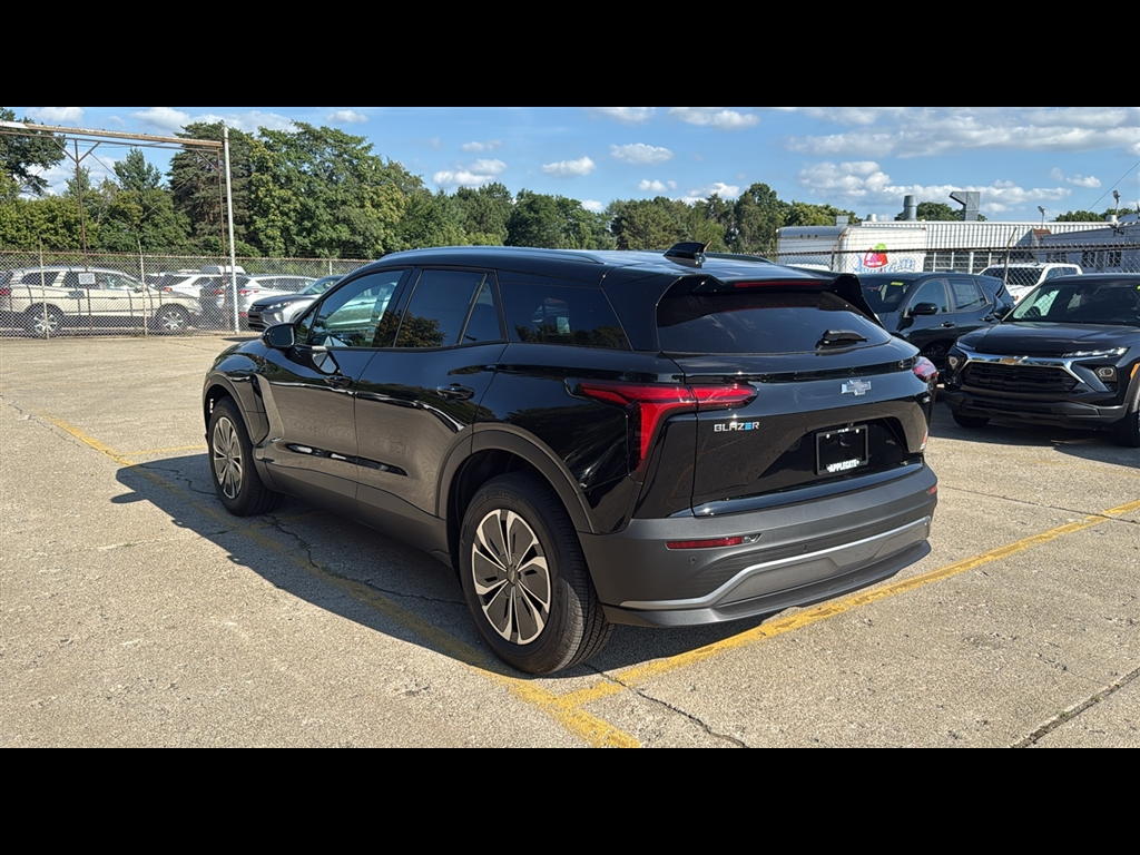 2025 Chevrolet Blazer EV photo 2
