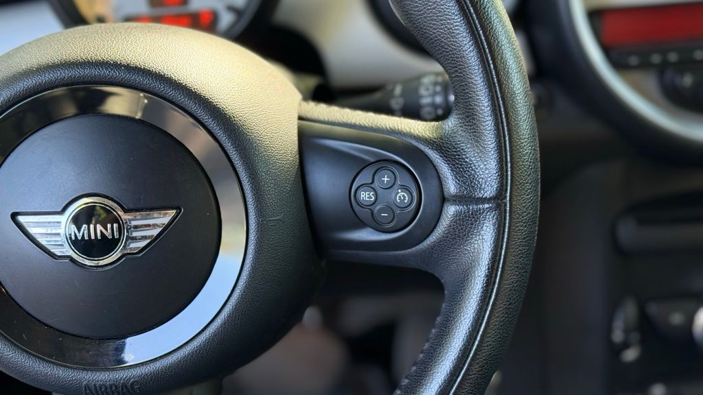 2013 Mini Cooper Base photo 19