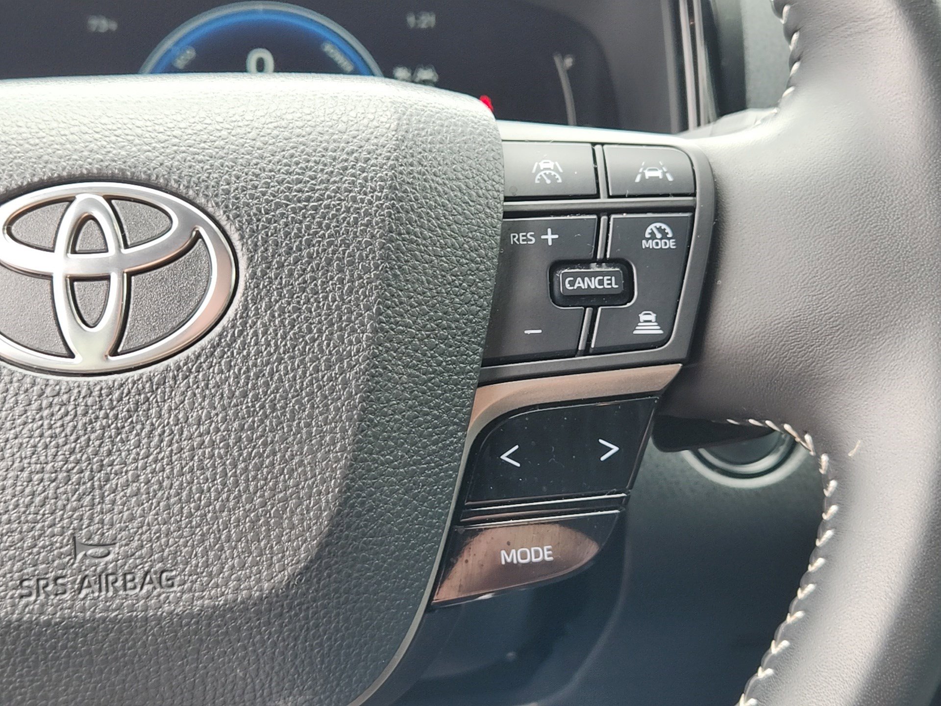 2025 Toyota Camry SE photo 18