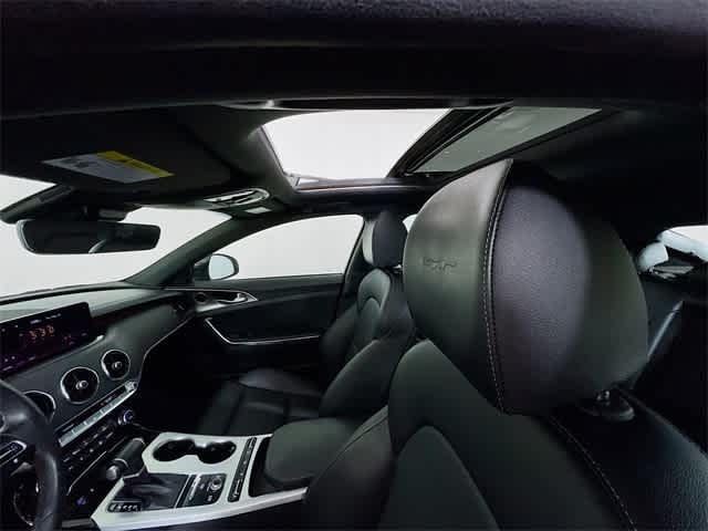 2022 Kia Stinger GT1 photo 9
