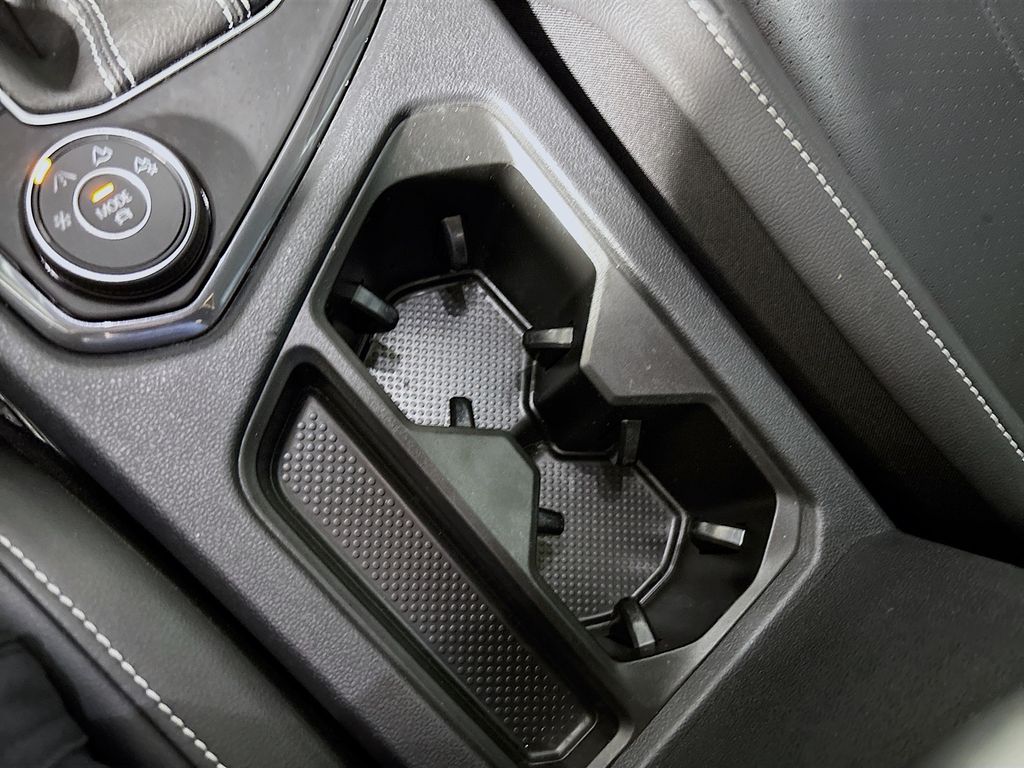 2024 Volkswagen Tiguan SE Wolfsburg Edition photo 14