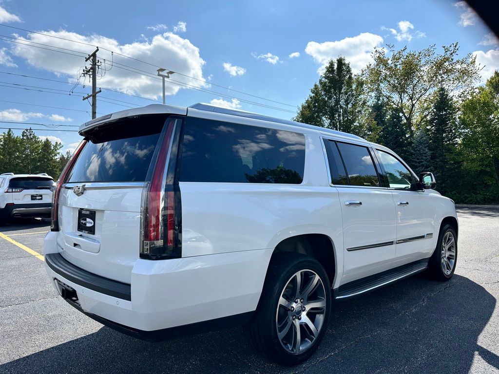 2016 Cadillac Escalade ESV Luxury photo 5