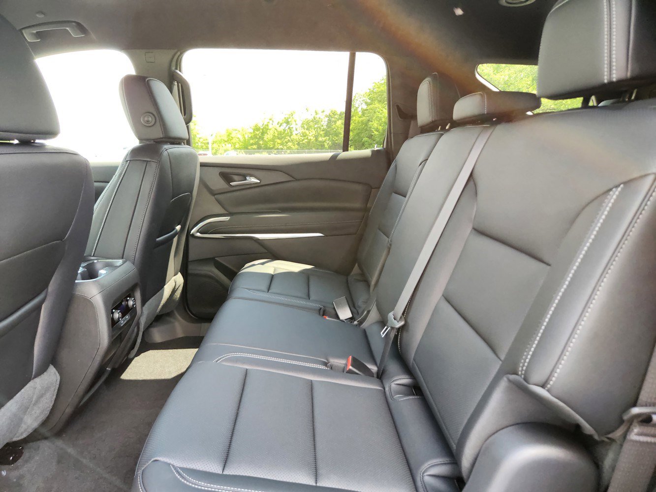 2025 Chevrolet Traverse photo 17