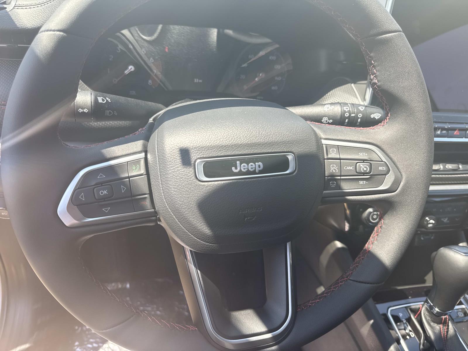 2025 Jeep Compass Trailhawk photo 9