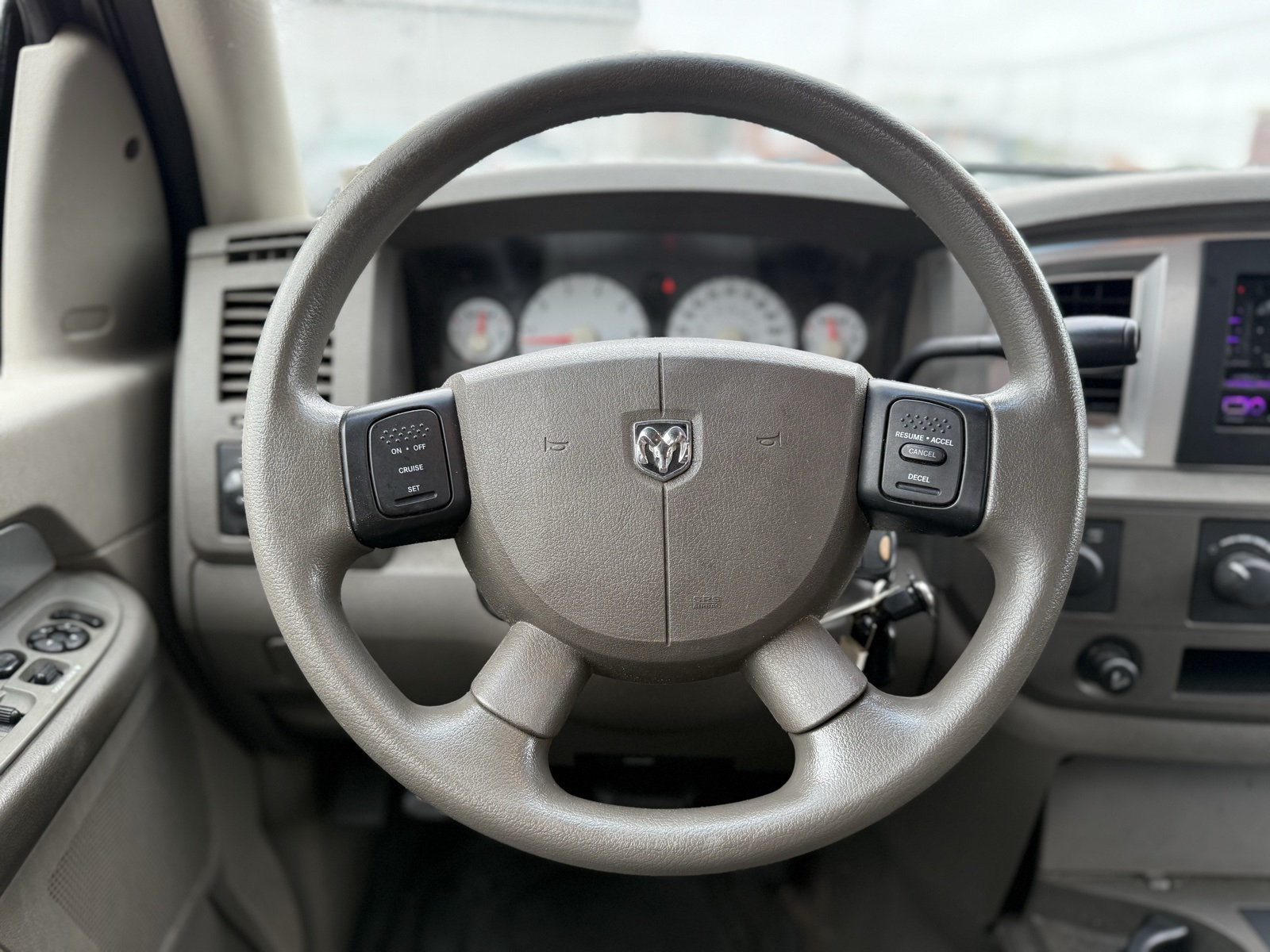 2008 Dodge Ram SLT photo 12