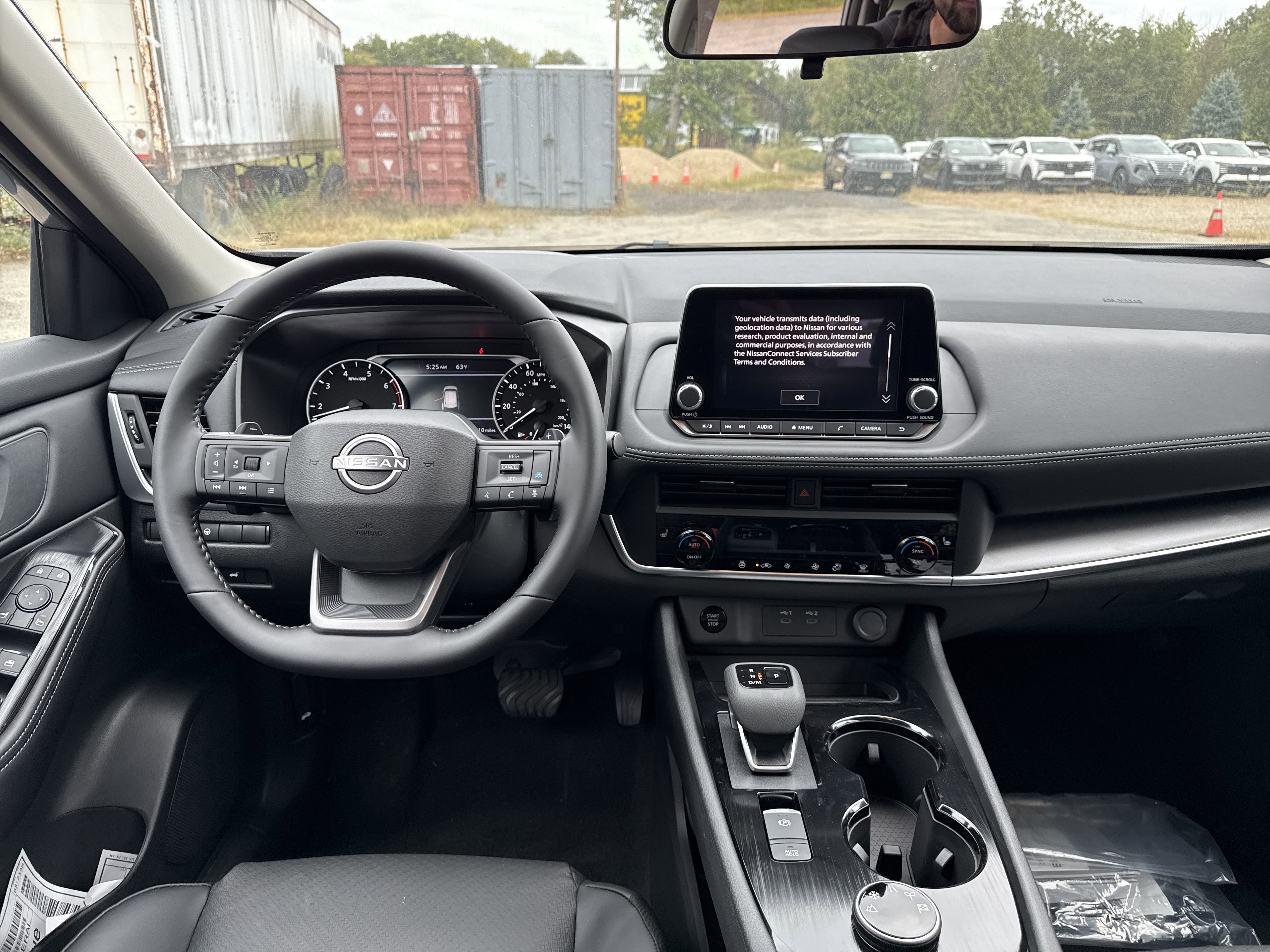 2026 Nissan Rogue SV photo 3
