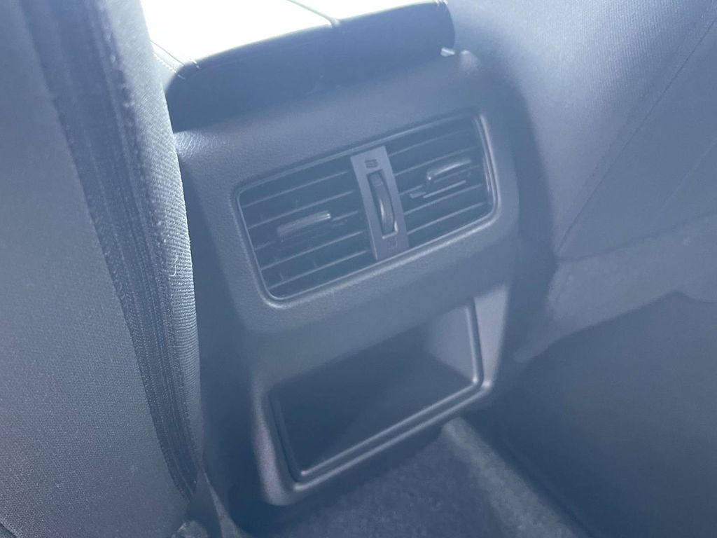 2025 Nissan Rogue S photo 9