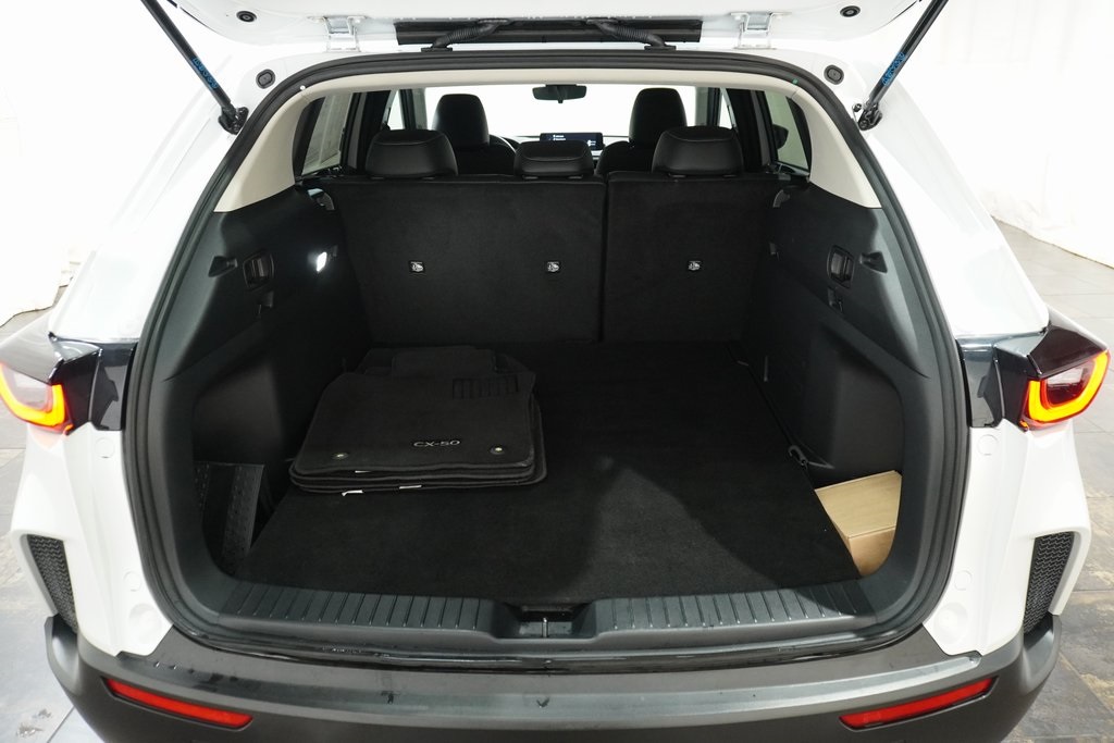 2024 Mazda CX-50 2.5 Select photo 5