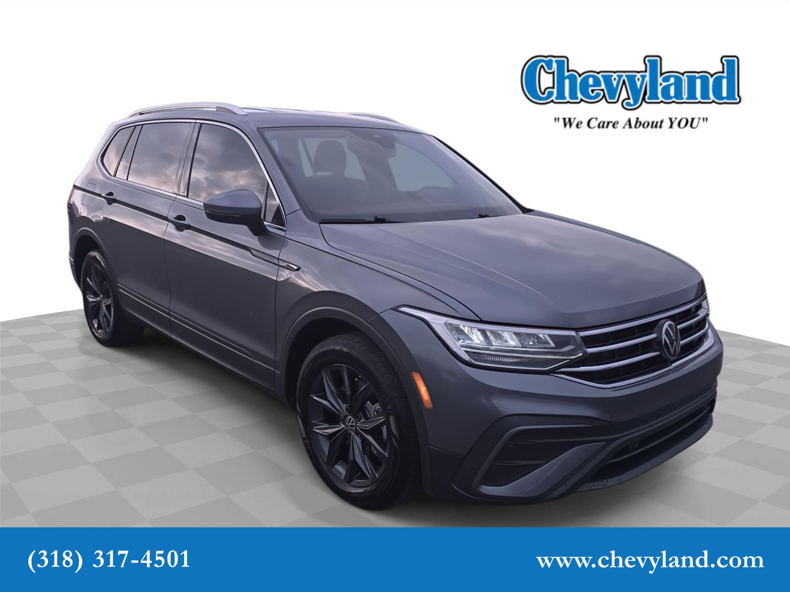 2024 Volkswagen Tiguan SE's photo