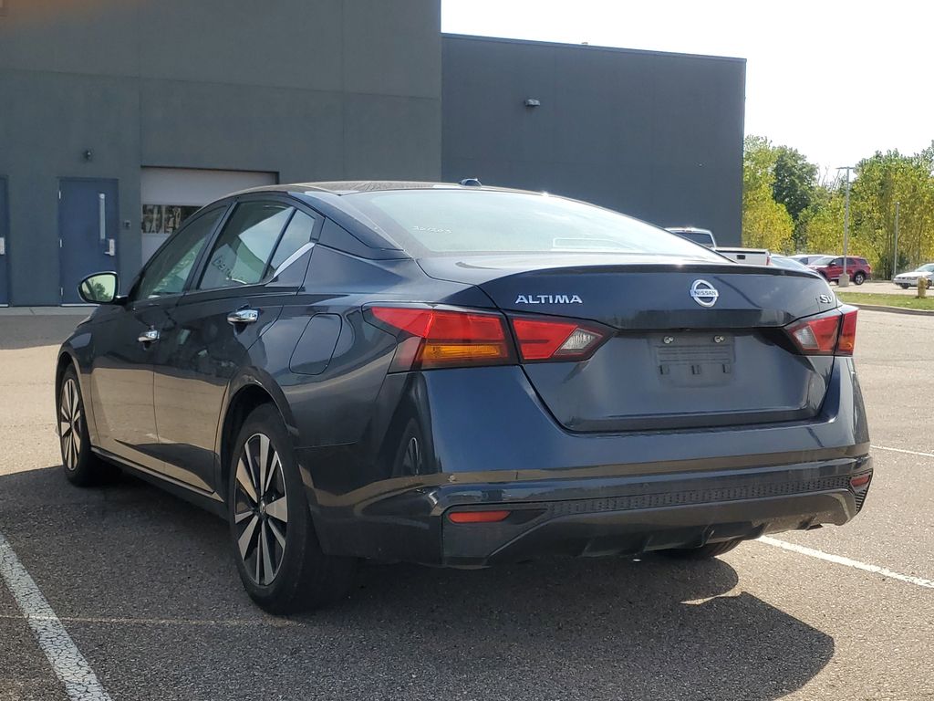 2022 Nissan Altima 2.5 SV photo 3