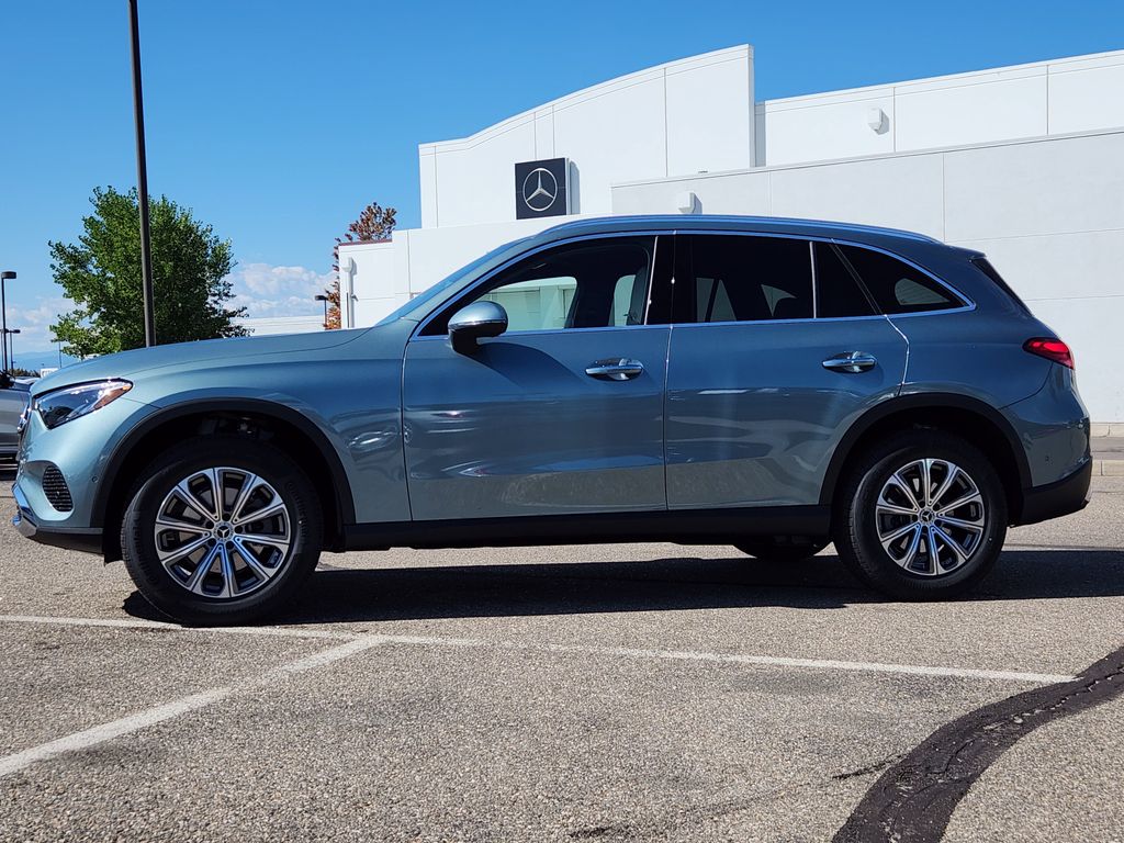 2026 Mercedes Benz GLC 300 4MATIC photo 5