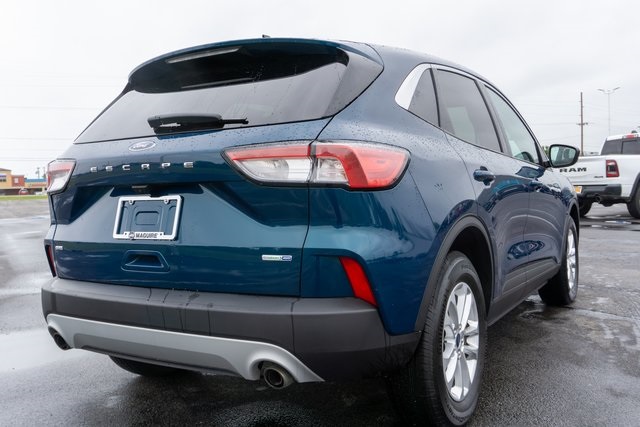 2020 Ford Escape SE photo 2