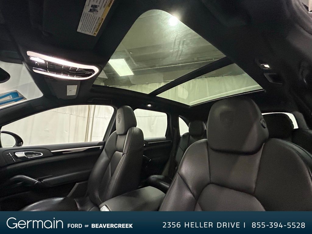 2017 Porsche Cayenne Base photo 13