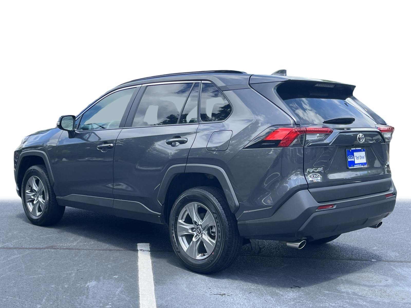2024 Toyota RAV4 XLE photo 13